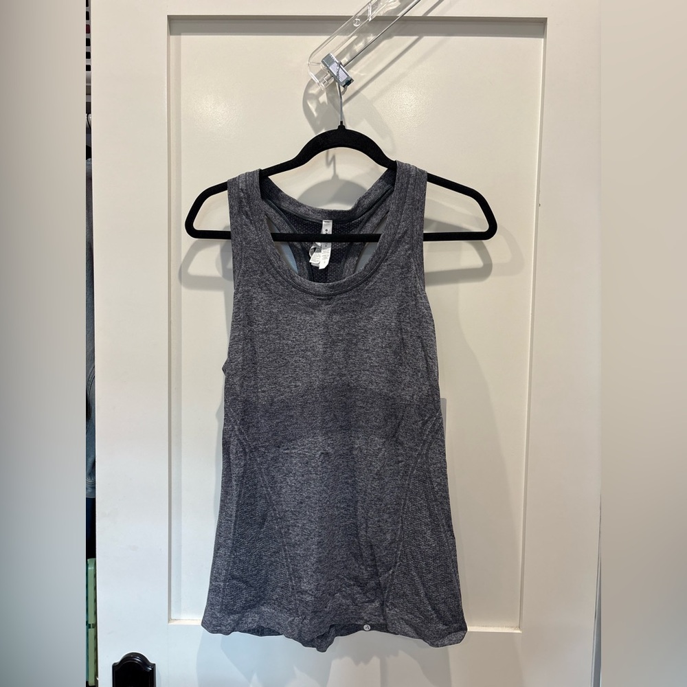 Athleta new Women's Gray Performance Tank Top - Comfortable Layering